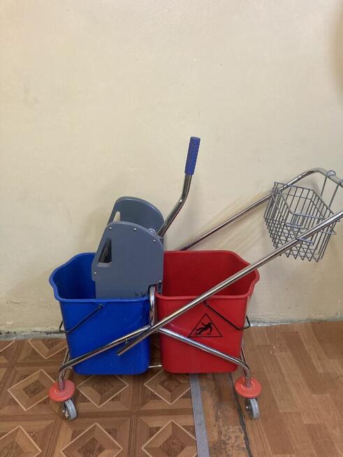 Wózek do sprzatania wózek serwisowy