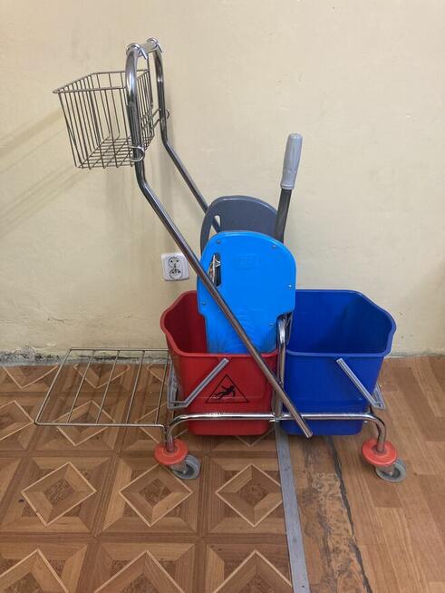 Wózek do sprzatania wózek serwisowy