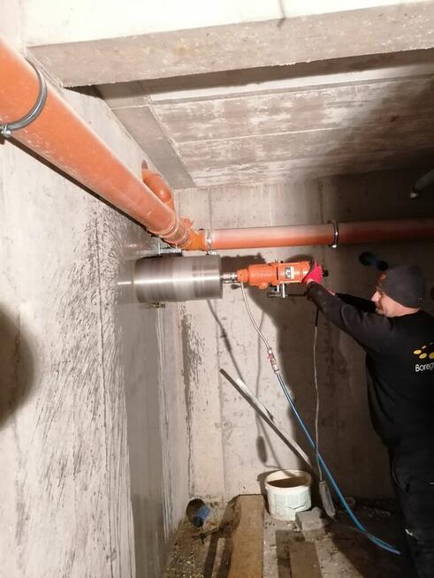 Wiercenie w betonie. Przewierty. Otwory do klimatyzacji.