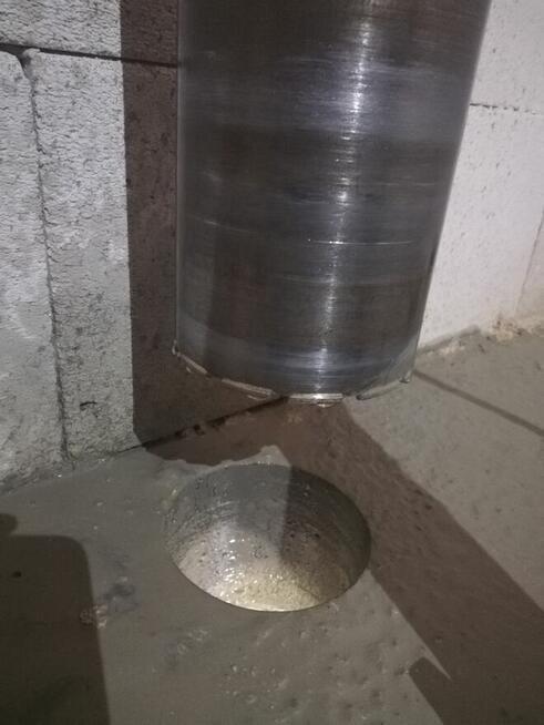 Wiercenie w betonie. Przewierty. Otwory do klimatyzacji.