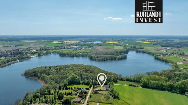 Dwa domy przy jeziorze