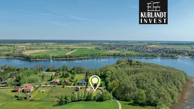 Dwa domy przy jeziorze