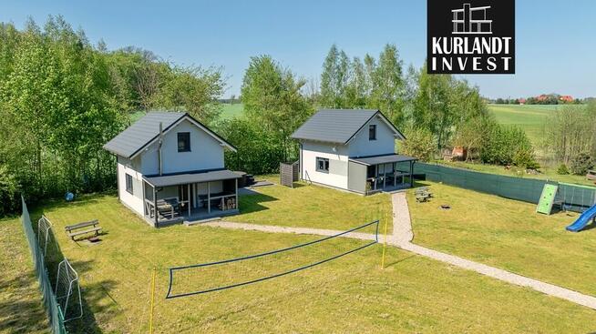 Dwa domy przy jeziorze