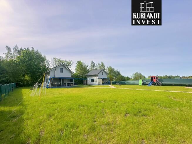 Dwa domy przy jeziorze