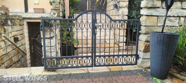 Bramy, balustrady, płoty, schody ze stali nierdzewnej