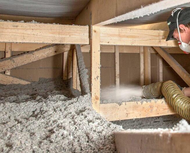 Ocieplenia poddaszy celulozą-PUR, naprawa izolacji po kunach