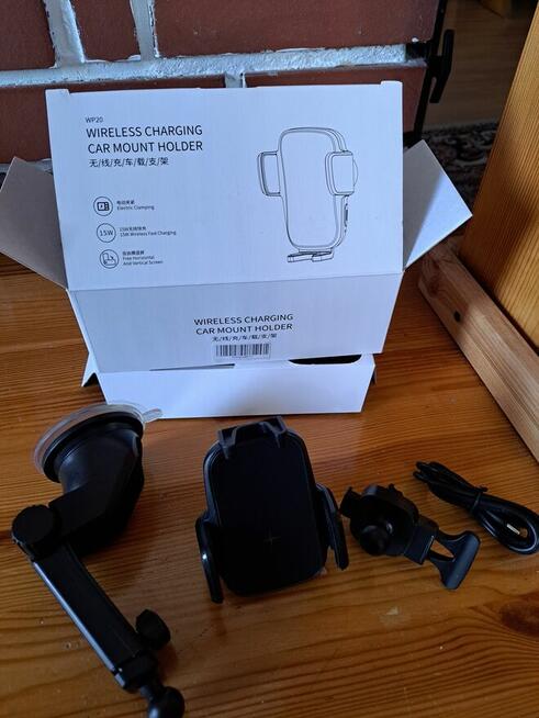 Uchwyt do samochodu na telefon z ładowarko indukcyjność
