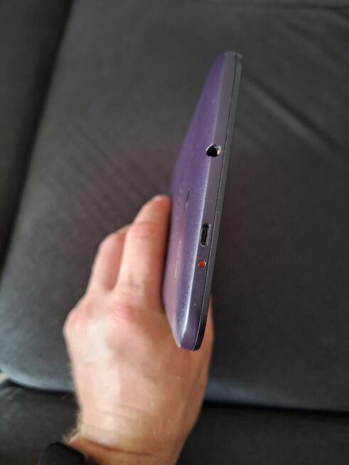 Sprzedam działający tablet Alcatel Onetouch za 100zł.