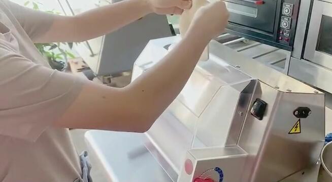 Maszyna do wyrabiania placków do pizzy wyrobu pizza