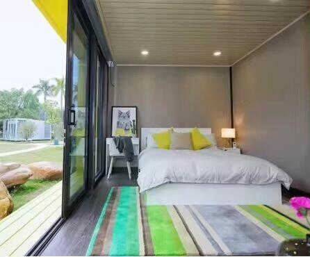 Duży nowoczesny dom modułowy z 4 sypialniami 3 łazienkami i