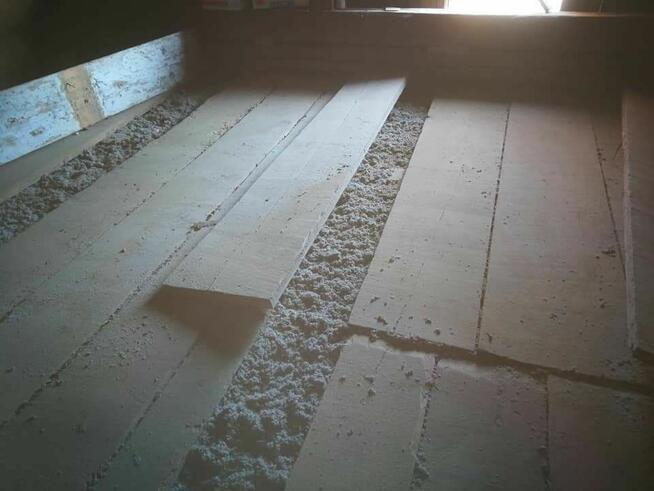 Ocieplanie celulozą i naprawa izolacji termicznej