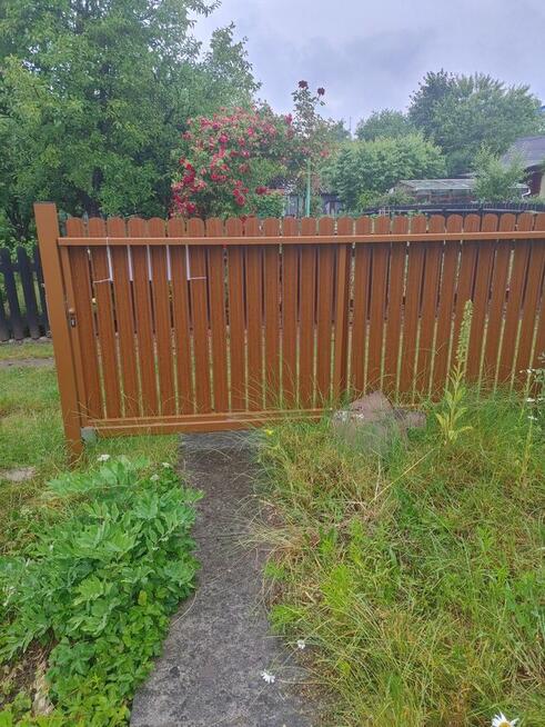 Atrakcyjna Dzialka rod