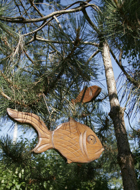 Ryby, dekoracyja zawieszana na drzewo. Drewniana ozdoba ogro