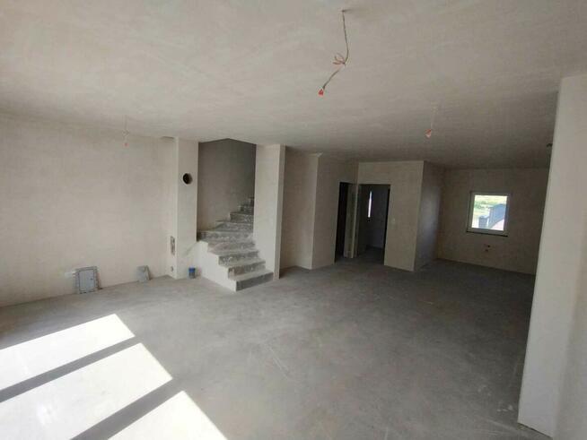 Sprzedam dom 130m2, gotowy do wykonczenia i zamieszkania