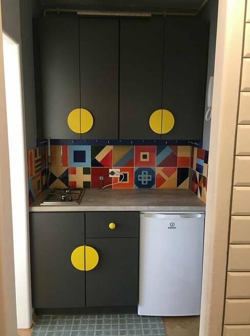 Pomysłowa kawalerka przy metrze Słodowiec