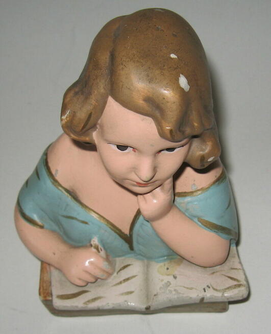 Porcelanowa figurka lata 30 ubiegłego wieku