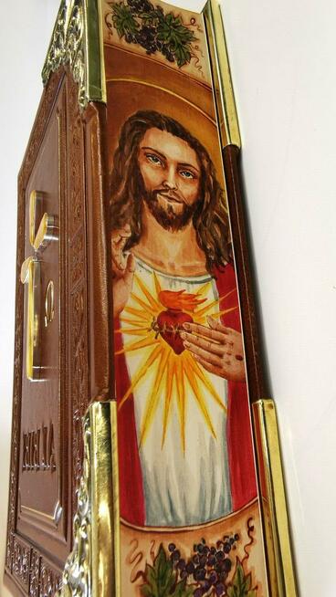 Biblia w oprawie skórzanej z bursztynami malowanymi brzegami