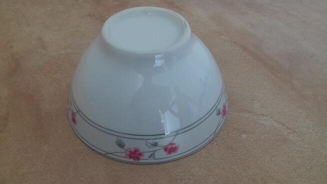 Salaterka ceramiczna w różowe kwiaty, do sprzedania