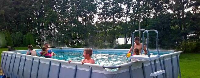 Noclegi-apartamenty nad kaszubskim jeziorem z basenem.