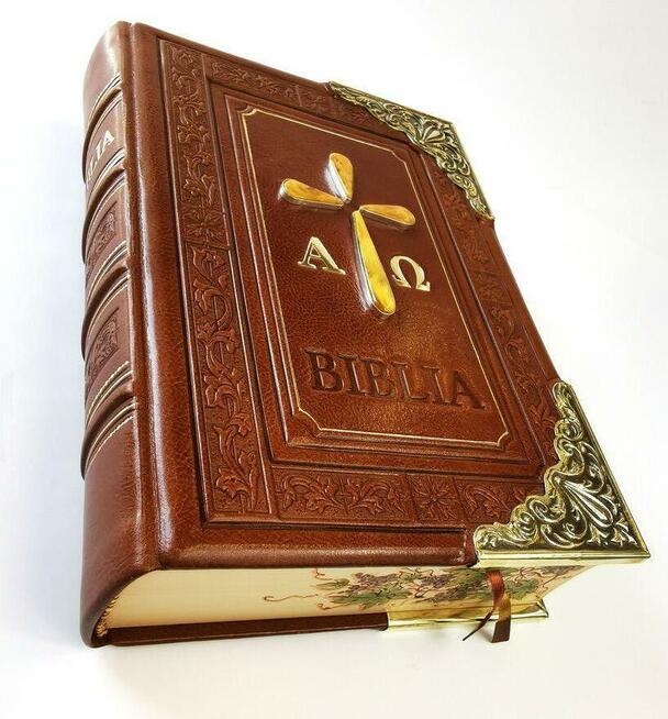 Biblia w oprawie skórzanej z bursztynami malowanymi brzegami