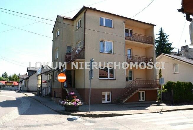 BUDYNEK MIESZKALNO-USŁUGOWY W CENTRUM MIASTA PACANÓW.