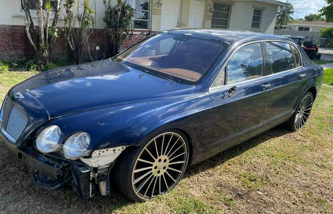 BENTLEY CONTINENTAL FLYING SPUR