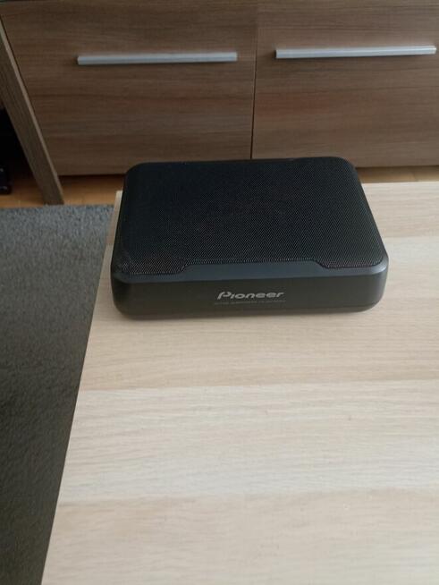 Sprzedam głośnik Pioneer basowy do samochodu