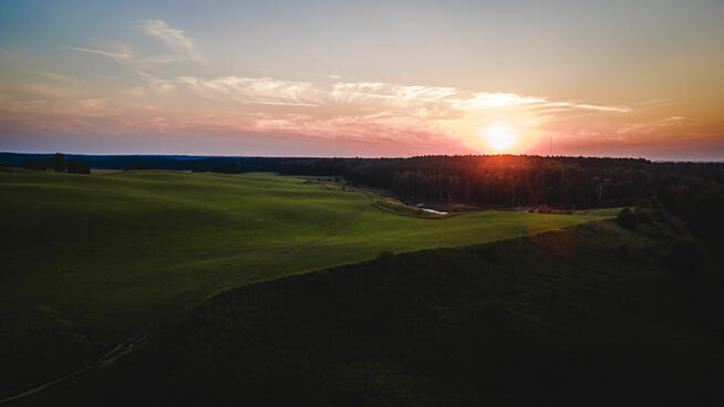 Zdjęcia i filmy z drona. Usługi dronem 4k nieruchomości film