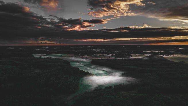 Zdjęcia i filmy z drona. Usługi dronem 4k nieruchomości film