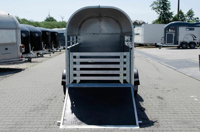 Przyczepa do przewozu żywych zwierząt kóz cieląt świń owiec