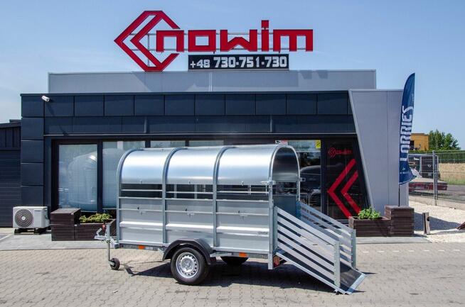 Przyczepa do przewozu żywych zwierząt kóz cieląt świń owiec