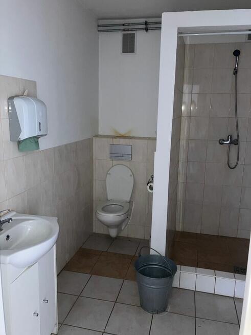 Duży budynek produkcyjno biurowy nieruchomość magazyn Nisko