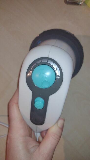 Masażer do celulitu z lampą podczerwieni