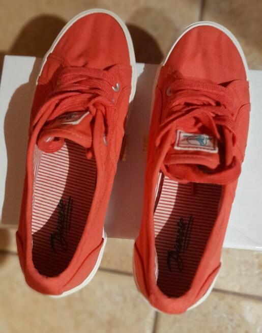 Niskie trampki czerwone Diverse roz38