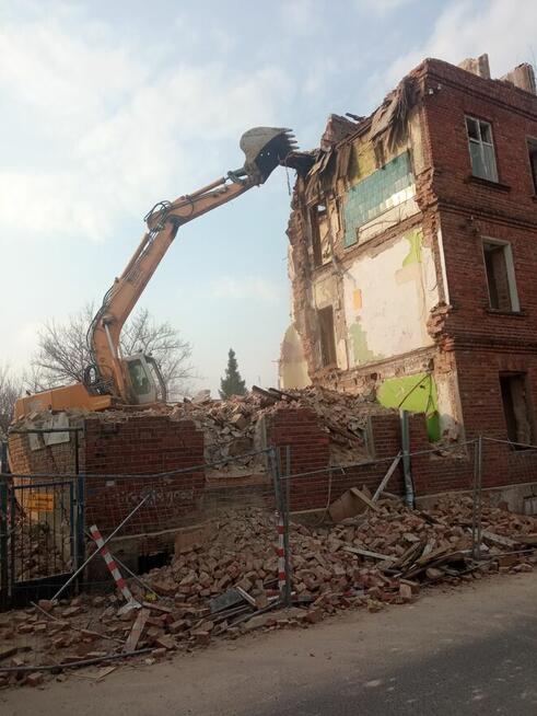 Koparko-ładowarka, transport kruszyw