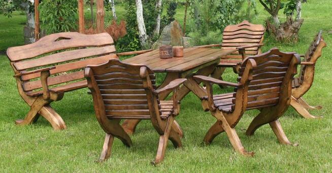 Meble ogrodowe, wygodnie wyprofilowane, atrakcyjny wzór.