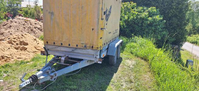 Przyczepka dwuosiowa niewiadów