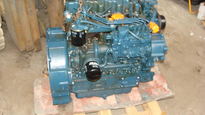 silnik KUBOTA V 3300