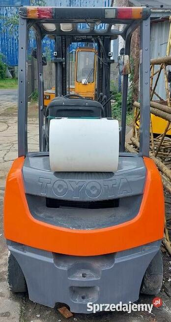 Wózek widłowy Toyota 8FG25, z chwytakiem