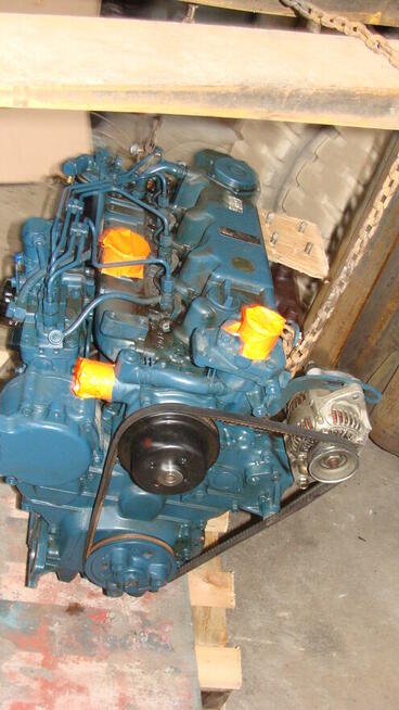 silnik KUBOTA V 3300
