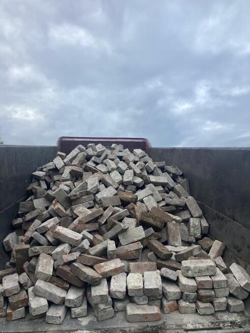 Cegła rozbiórkowa 24 cm x 12 cm x 6 cm 0,99 pln sztuka.