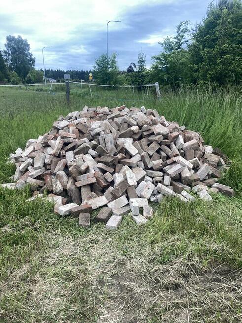 Cegła rozbiórkowa 24 cm x 12 cm x 6 cm 0,99 pln sztuka.