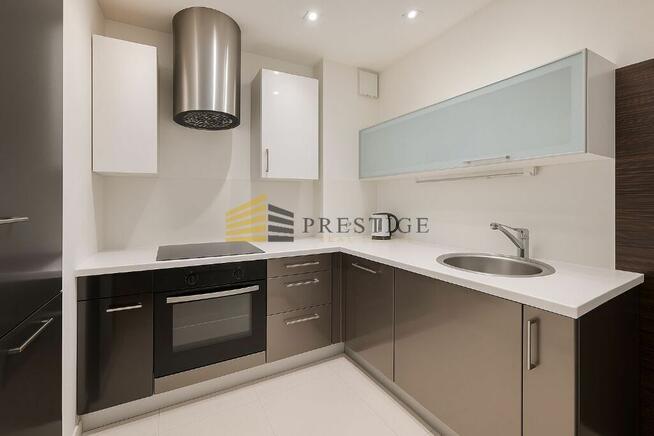 Ekskluzywny Apartament z Prywatnym Patio – Prestiż