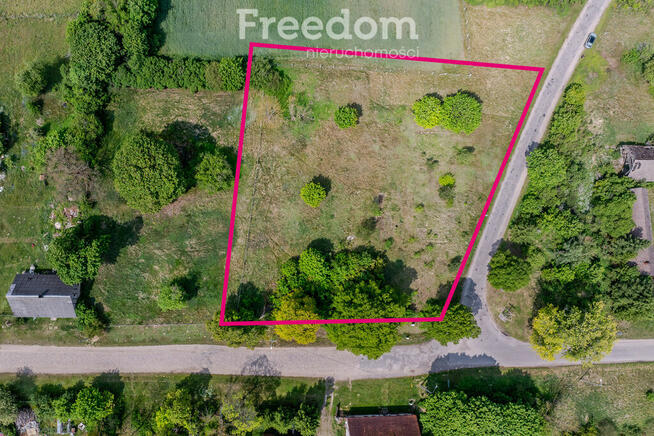 Działka na wsi w spokojnej okolicy