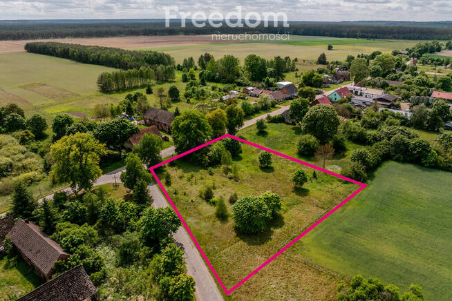 Działka na wsi w spokojnej okolicy