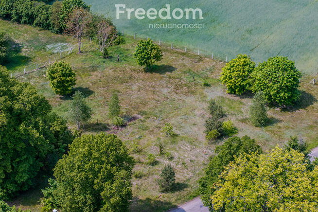 Działka na wsi w spokojnej okolicy