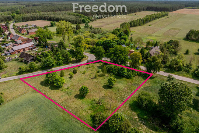 Działka na wsi w spokojnej okolicy