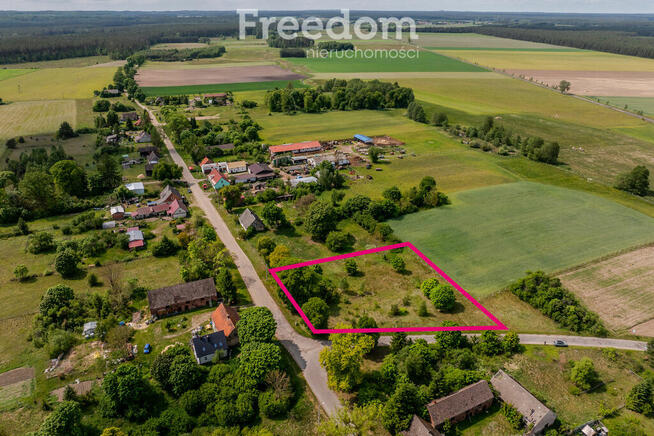 Działka na wsi w spokojnej okolicy