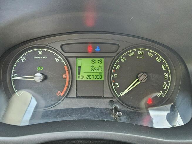 Škoda Fabia klima/el.szyby/nowy rozrząd i olej/2 komplety opon