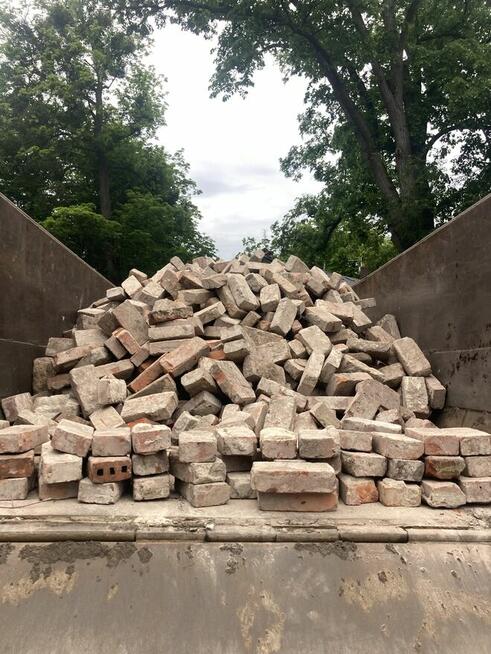 Cegła rozbiórkowa 24 cm x 12 cm x 6 cm 0,99 pln sztuka.